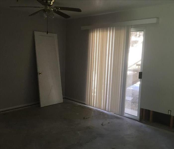 apartment with no flooring